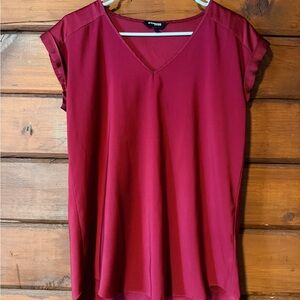 Express V-Neck Short Sleeve Blouse in Dark Red